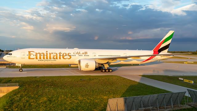 A6-ECV::Emirates Airline